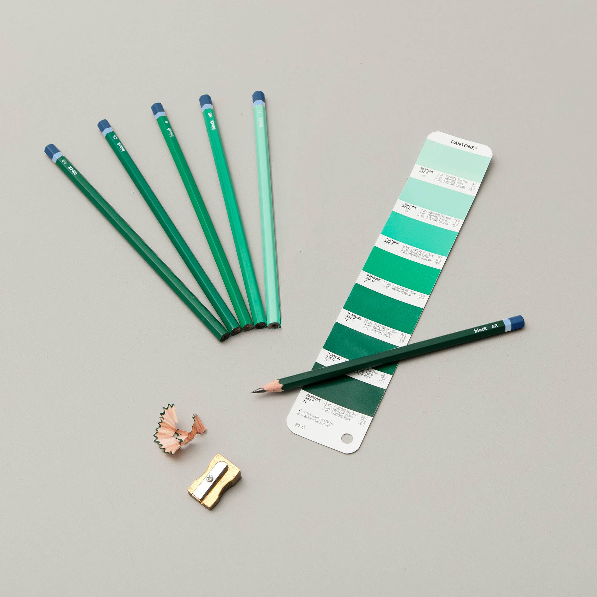 Green Gradient Sketching Pencils